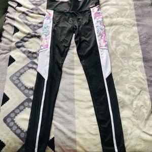 Victoria Secret / PINK athletic leggings